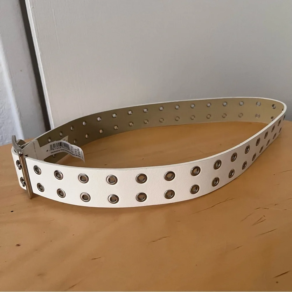 Target Double Grommet Faux Leather White Belt Women’s Small
